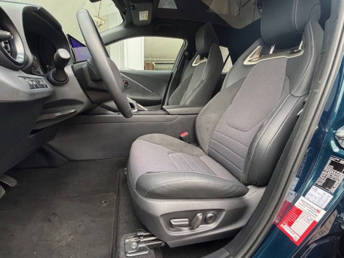 Toyota Toyota C-HR 2.0 Hybrid E-CVT Lounge (10)