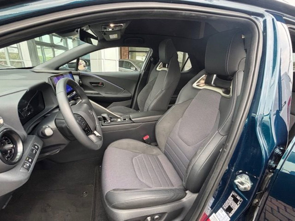 Toyota Toyota C-HR 2.0 Hybrid E-CVT Lounge (8)