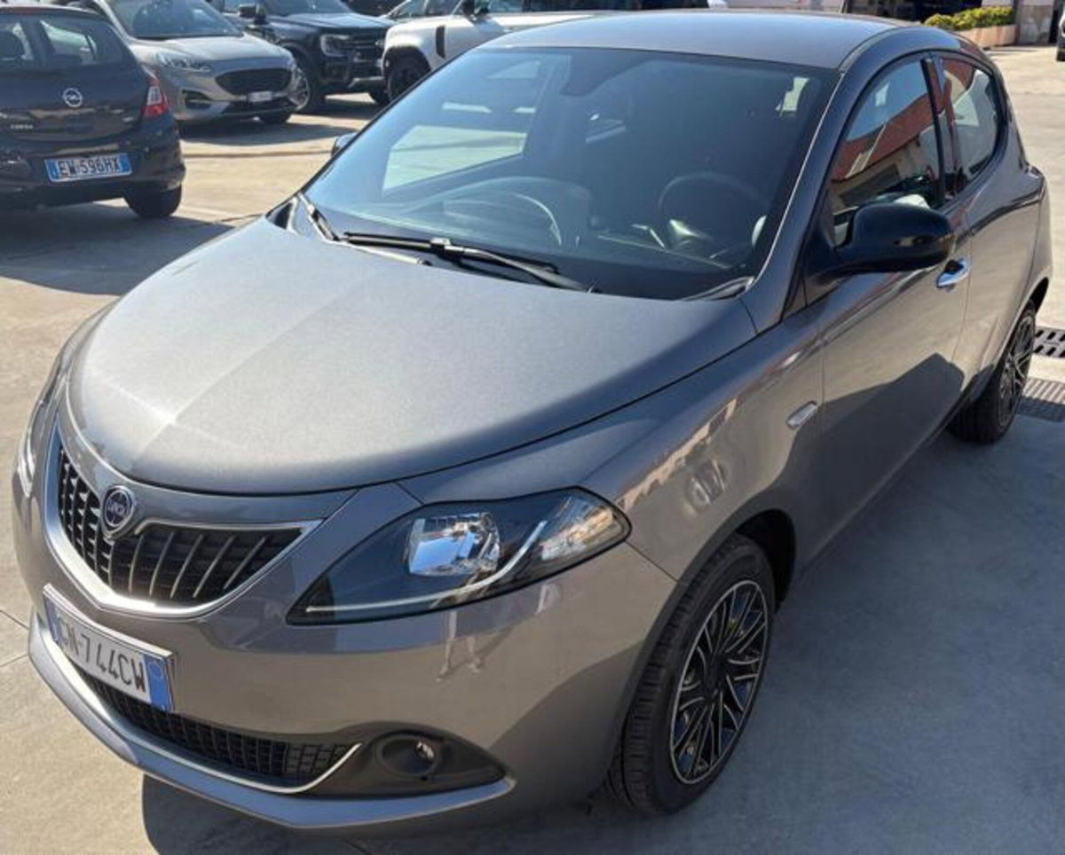 Lancia Ypsilon 1.0 FireFly 5 porte S&S Hybrid Ecochic Gold