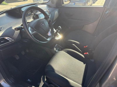 Lancia Ypsilon 1.0 FireFly 5 porte S&S Hybrid Ecochic Gold (11)