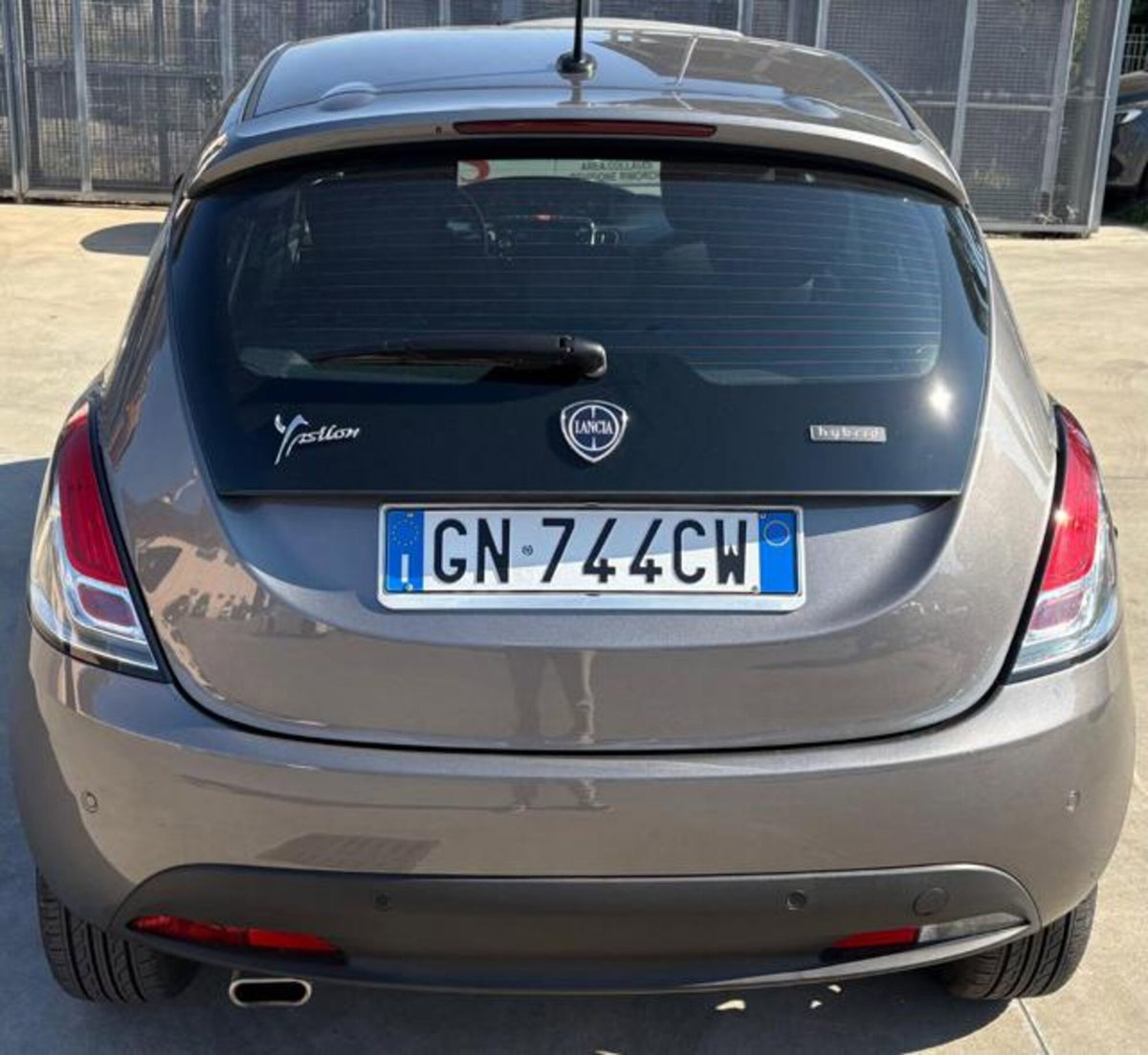 Lancia Ypsilon 1.0 FireFly 5 porte S&S Hybrid Ecochic Gold (4)