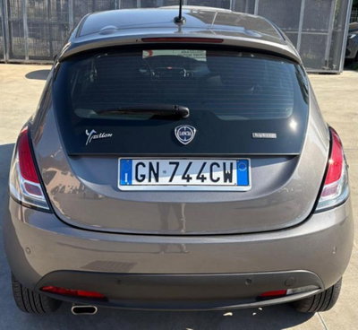 Lancia Ypsilon 1.0 FireFly 5 porte S&S Hybrid Ecochic Gold (4)