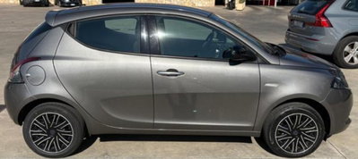 Lancia Ypsilon 1.0 FireFly 5 porte S&S Hybrid Ecochic Gold (6)