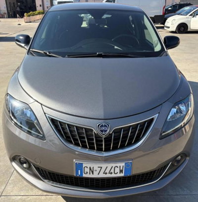 Lancia Ypsilon 1.0 FireFly 5 porte S&S Hybrid Ecochic Gold (8)