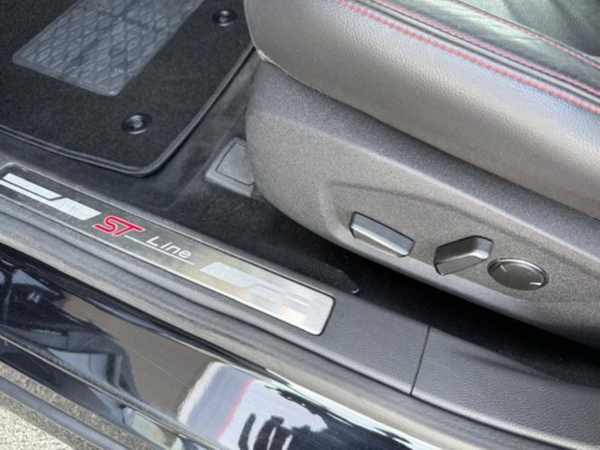 Ford Mondeo Station Wagon 2.0 TDCi 150 CV S&S Powershift SW ST-Line Business (10)