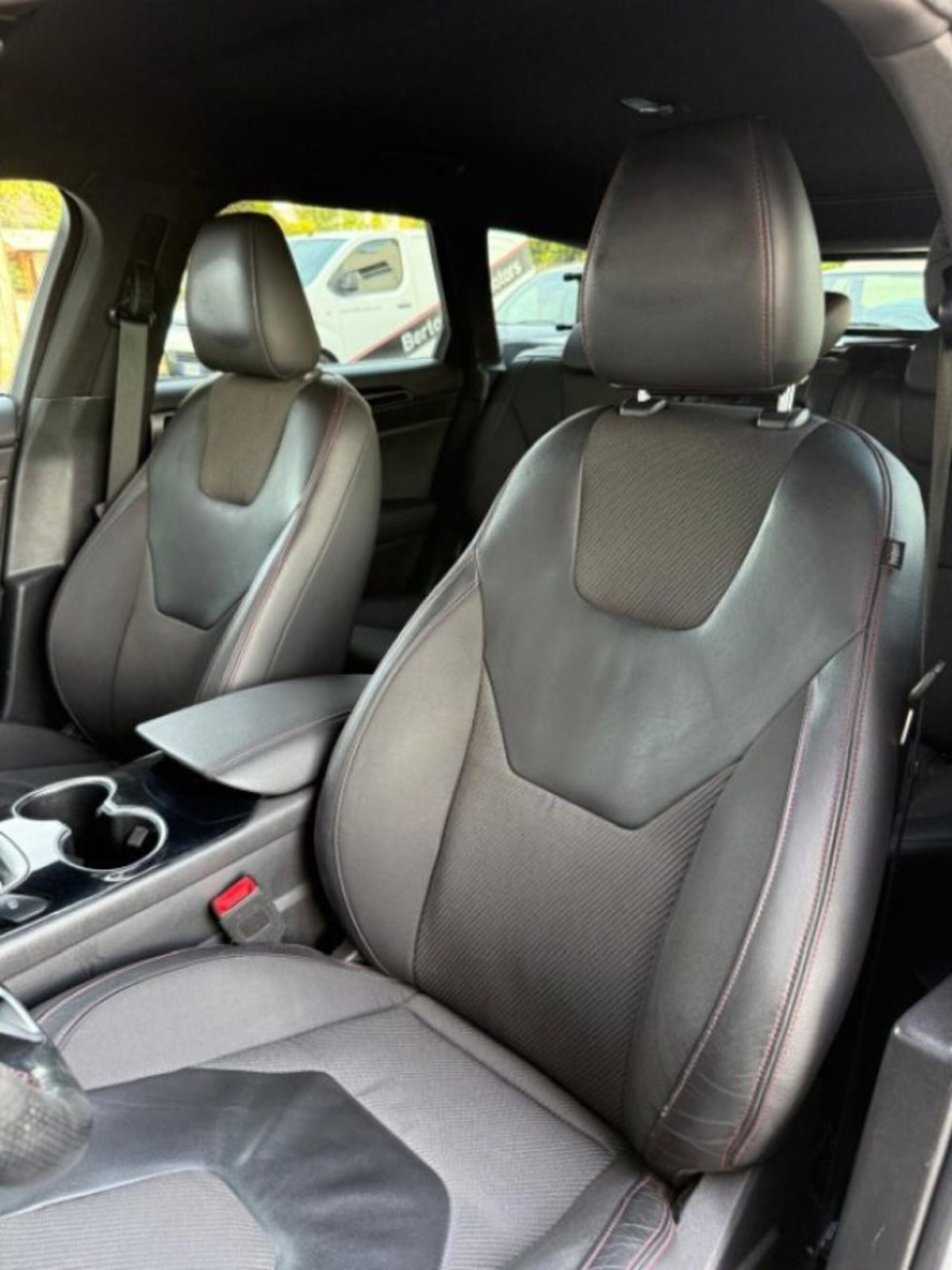 Ford Mondeo Station Wagon 2.0 TDCi 150 CV S&S Powershift SW ST-Line Business (9)