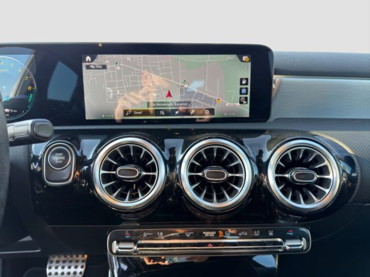 Mercedes-Benz Classe A 250 e Automatic EQ-Power Premium (17)