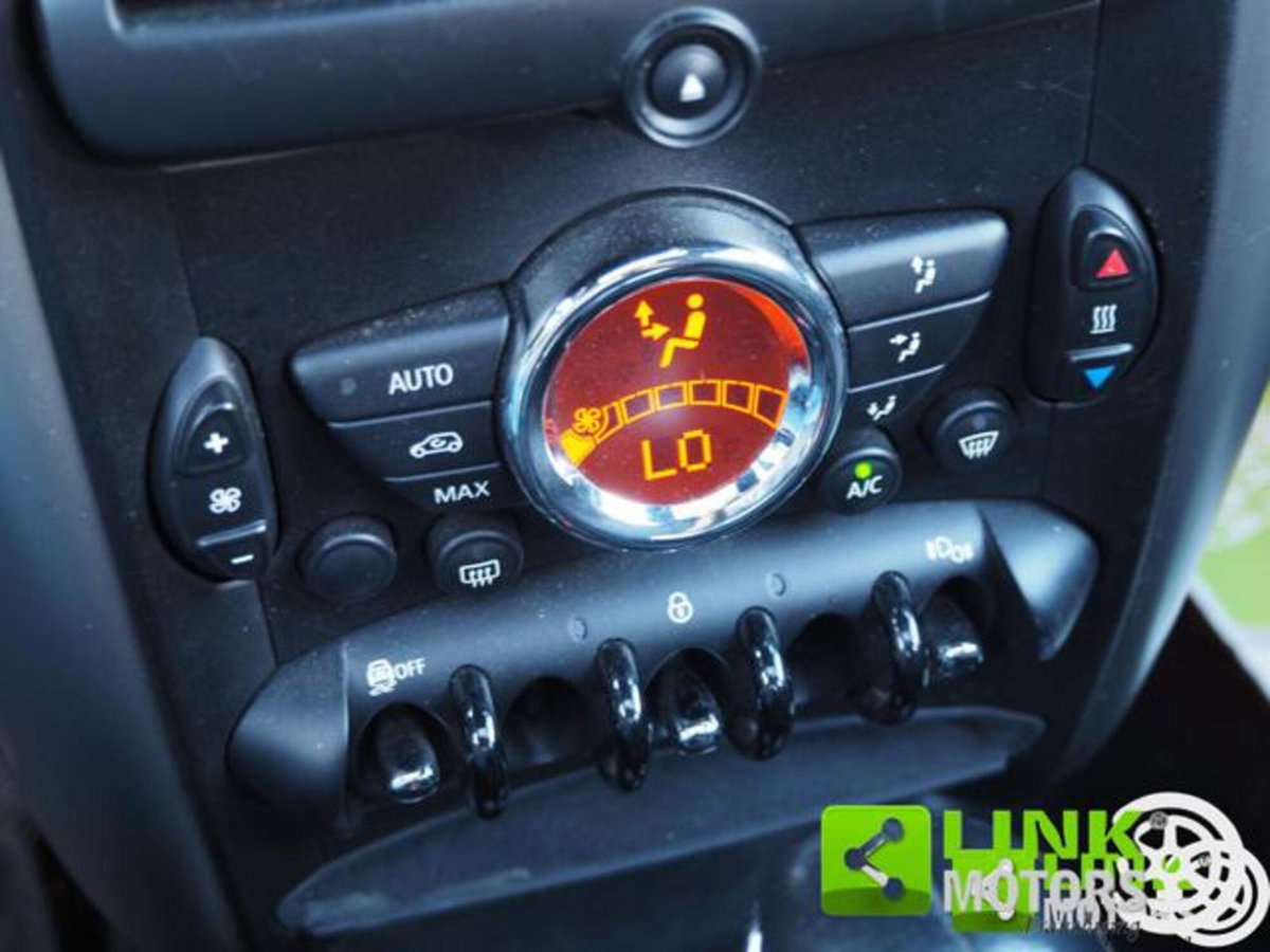MINI Mini Countryman 2.0 Cooper D Countryman Automatica (15)