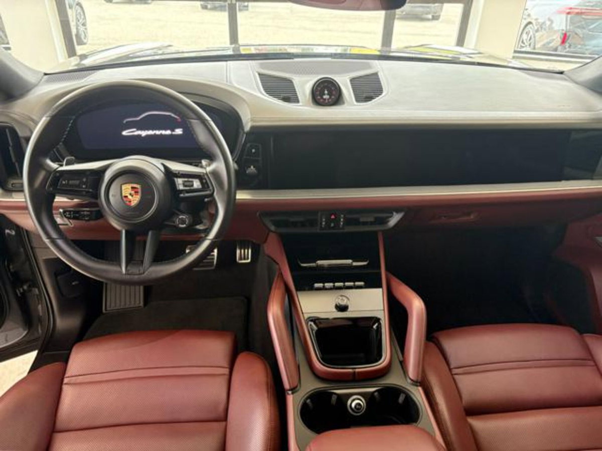 Porsche Cayenne Coupé 3.0 V6 E-Hybrid (13)