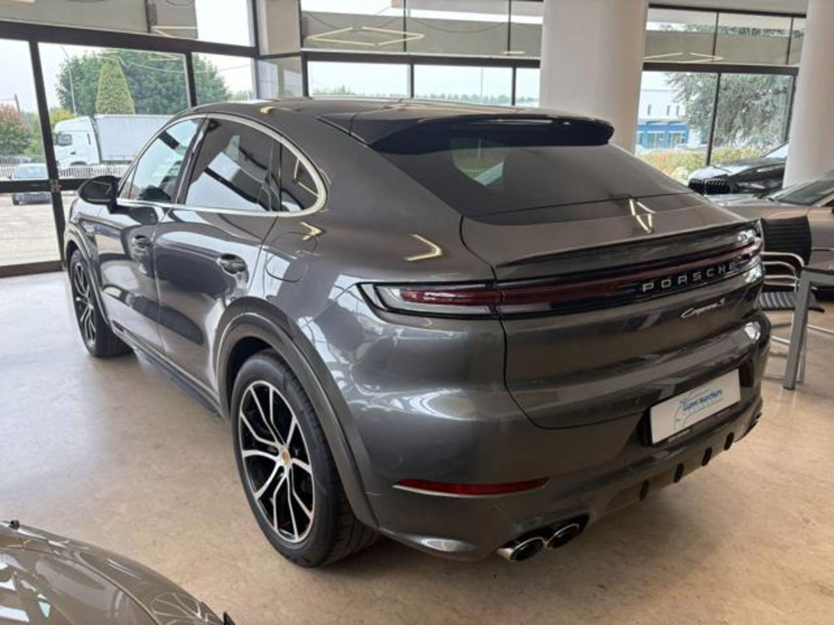 Porsche Cayenne Coupé 3.0 V6 E-Hybrid (4)