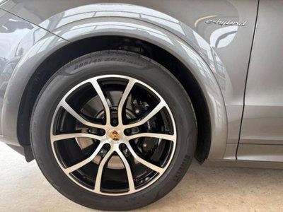 Porsche Cayenne Coupé 3.0 V6 E-Hybrid (7)