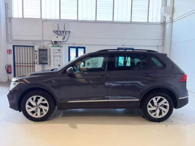 Volkswagen Tiguan 2.0 TDI 150 CV SCR DSG 4MOTION Elegance (2)