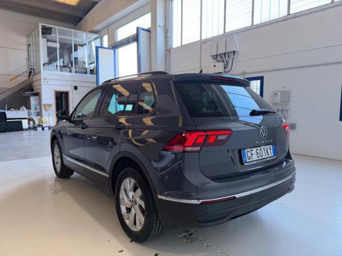 Volkswagen Tiguan 2.0 TDI 150 CV SCR DSG 4MOTION Elegance (3)