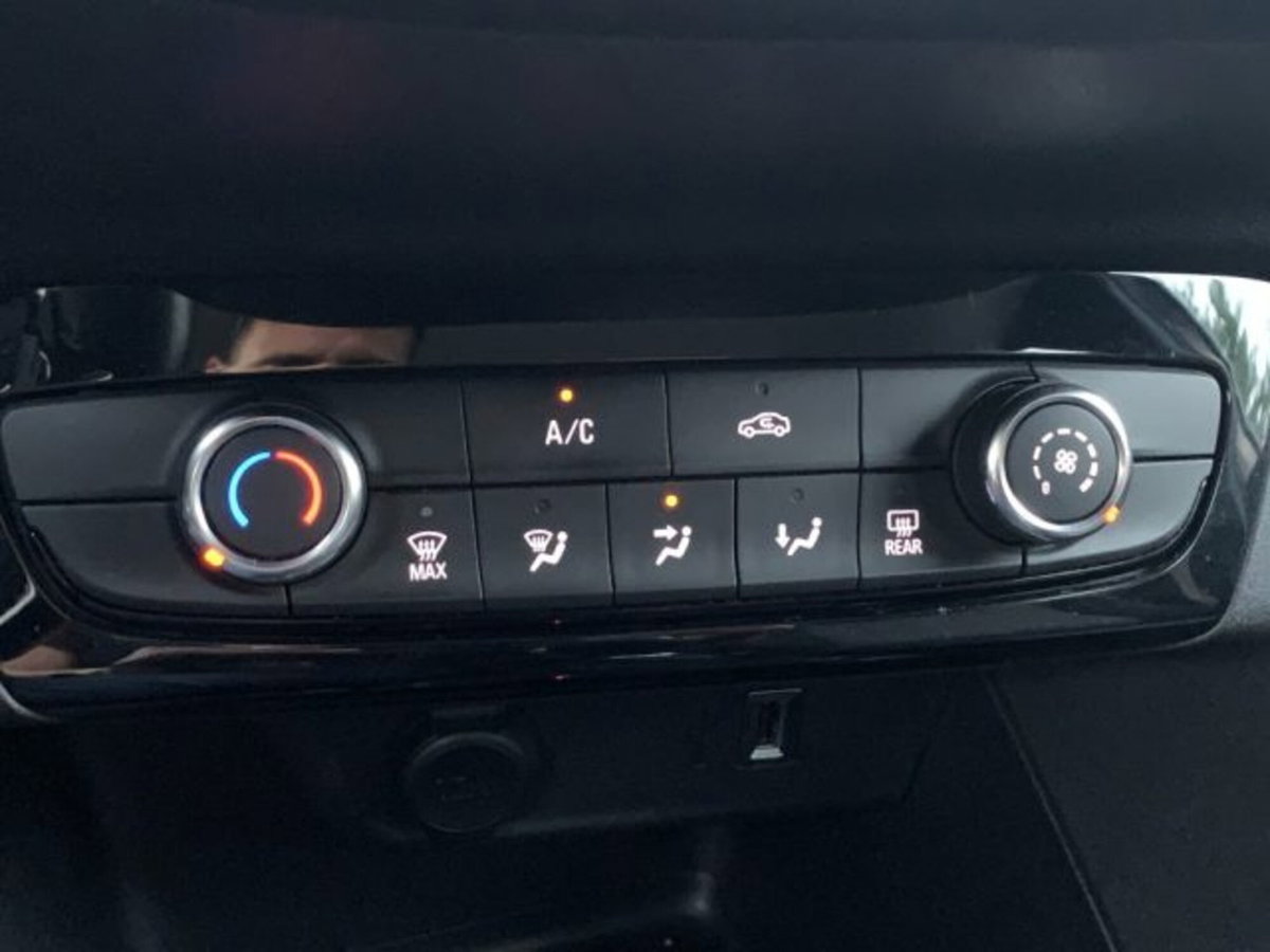 Opel Corsa 1.2 Elegance (20)