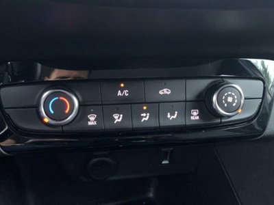 Opel Corsa 1.2 Elegance (20)