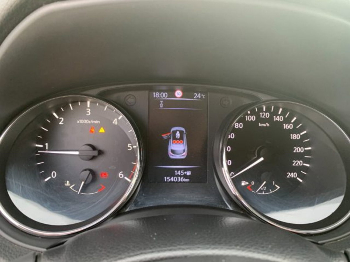Nissan Qashqai 1.6 dCi 4WD 360 (13)