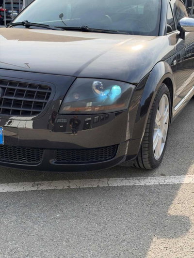 Audi TT Coupé 1.8 T 20V 179 CV cat (2)