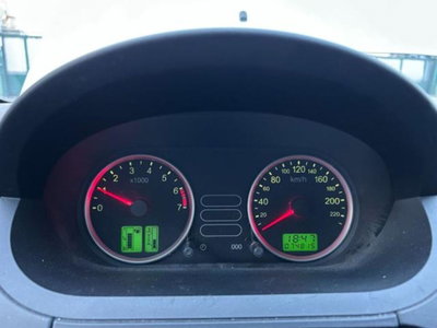 Ford Fiesta 1.2 16V 5p. Ghia (10)