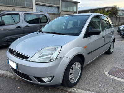 Ford Fiesta 1.2 16V 5p. Ghia (2)