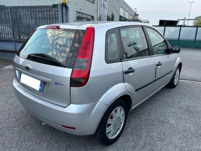 Ford Fiesta 1.2 16V 5p. Ghia (4)