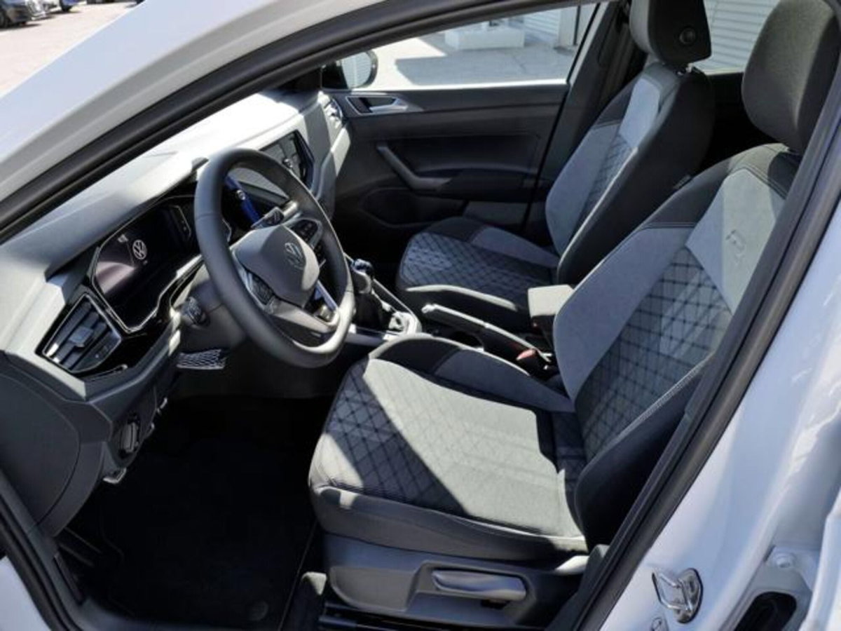 Volkswagen Taigo 1.0 tsi R-Line 115cv (5)