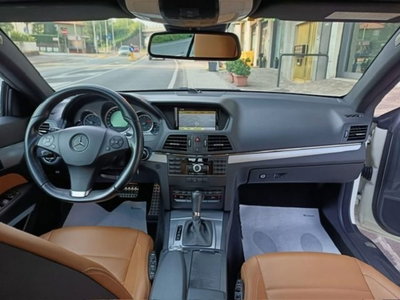 Mercedes-Benz Classe E Coupé 350 CGI Coupé BlueEFFICIENCY Avantgarde (10)