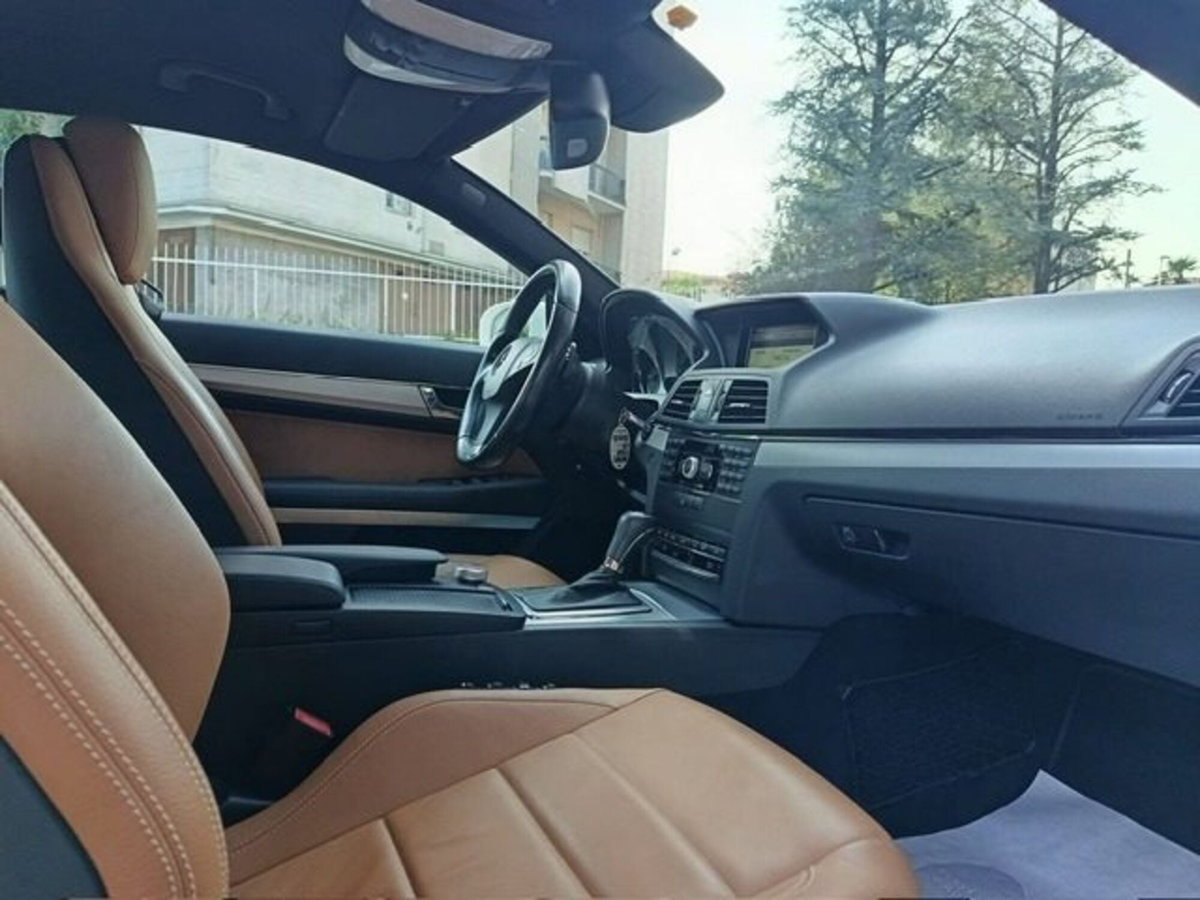 Mercedes-Benz Classe E Coupé 350 CGI Coupé BlueEFFICIENCY Avantgarde (8)