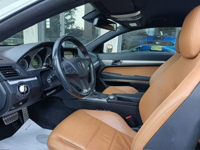 Mercedes-Benz Classe E Coupé 350 CGI Coupé BlueEFFICIENCY Avantgarde (9)