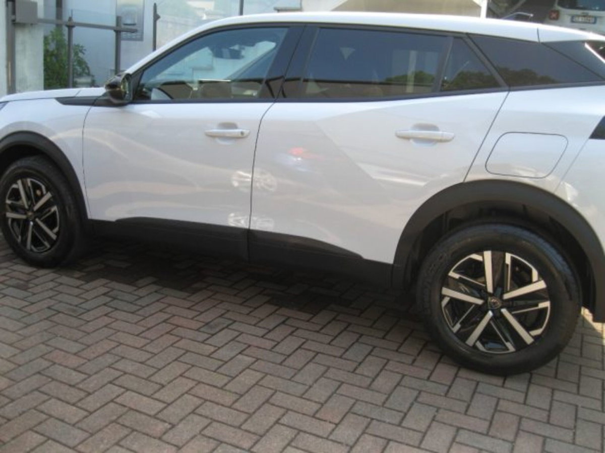 Peugeot 2008 PureTech 100 S&S Allure Pack (4)