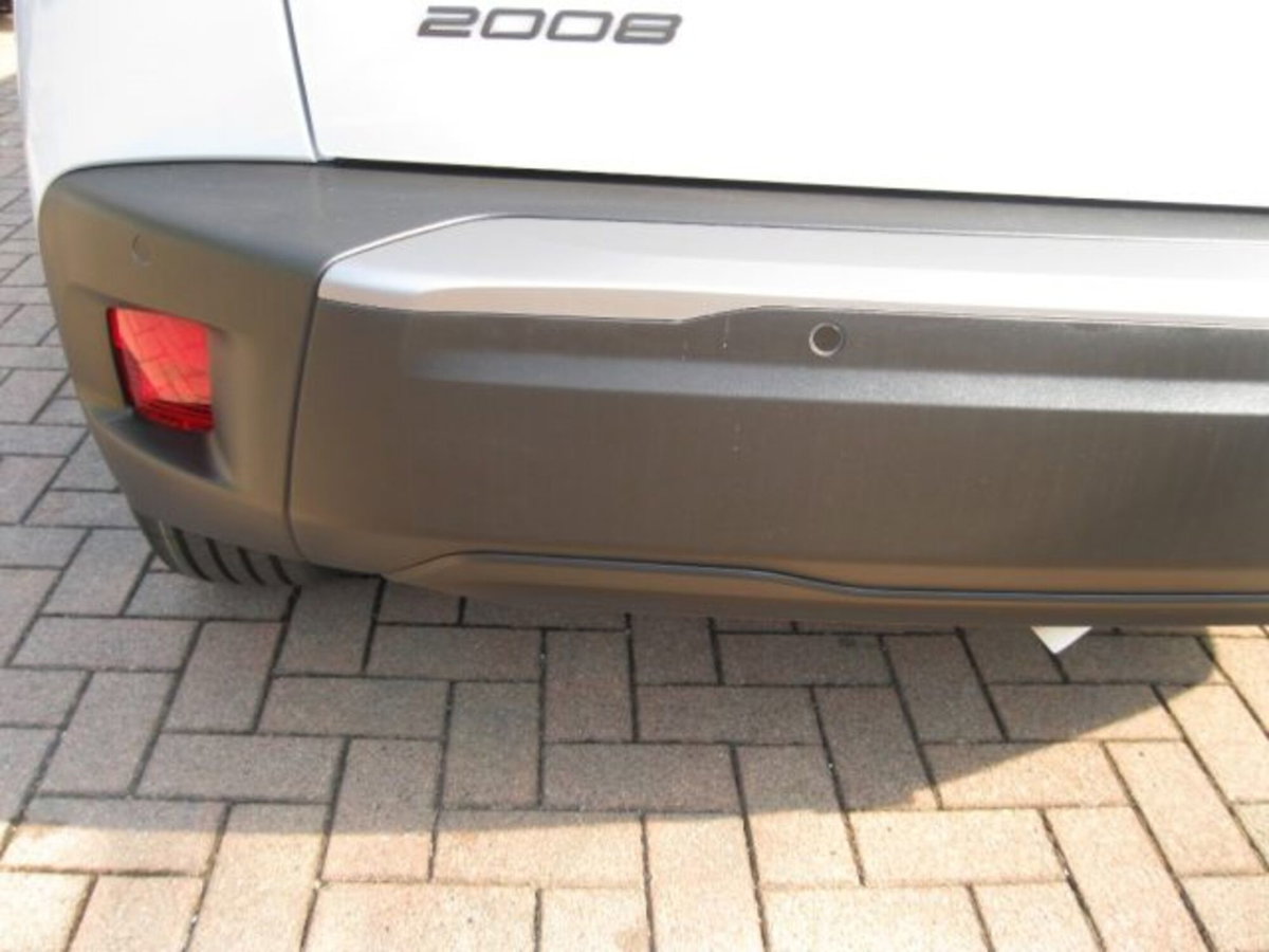 Peugeot 2008 PureTech 100 S&S Allure Pack (5)