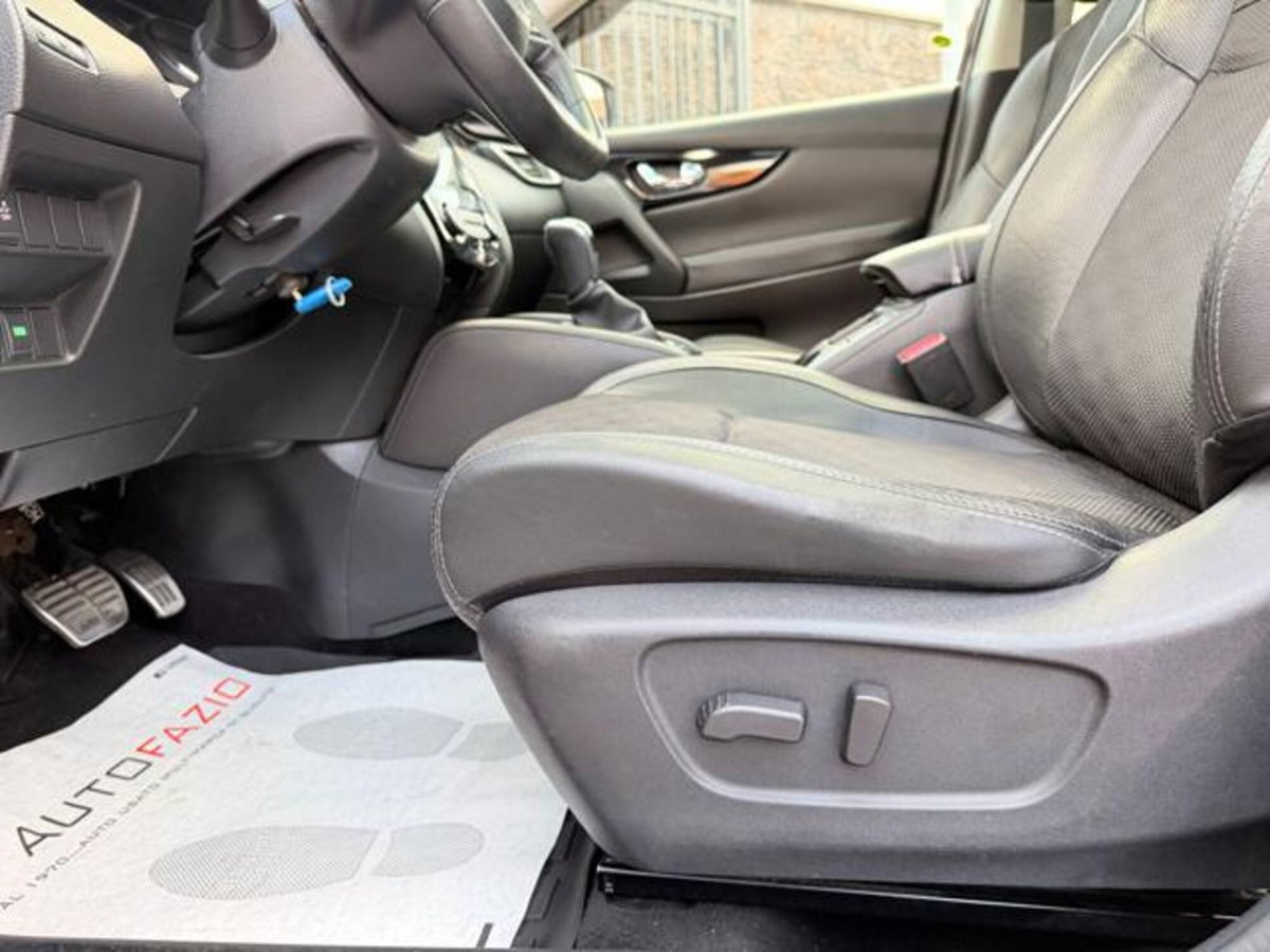 Nissan Qashqai 1.6 dCi 2WD Tekna (19)