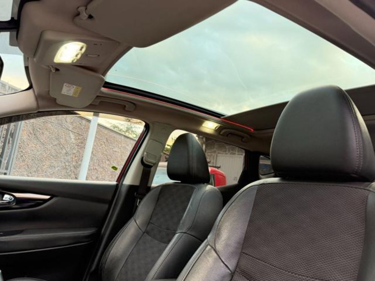 Nissan Qashqai 1.6 dCi 2WD Tekna (9)