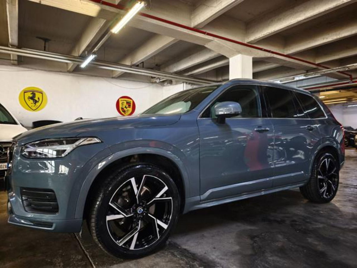 Volvo XC90 B5 (d) AWD Geartronic 7 posti Momentum Pro