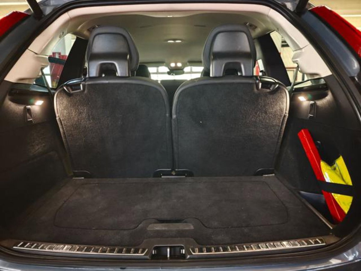 Volvo XC90 B5 (d) AWD Geartronic 7 posti Momentum Pro (10)
