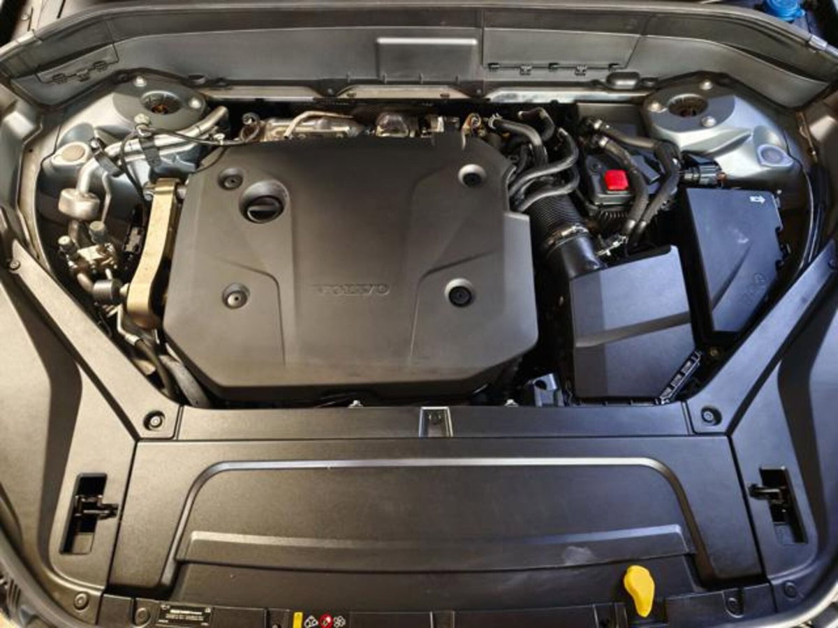 Volvo XC90 B5 (d) AWD Geartronic 7 posti Momentum Pro (15)
