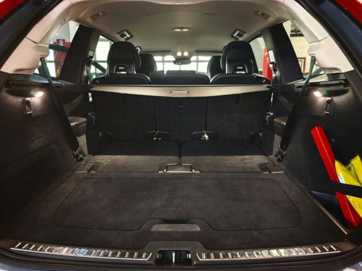 Volvo XC90 B5 (d) AWD Geartronic 7 posti Momentum Pro (17)