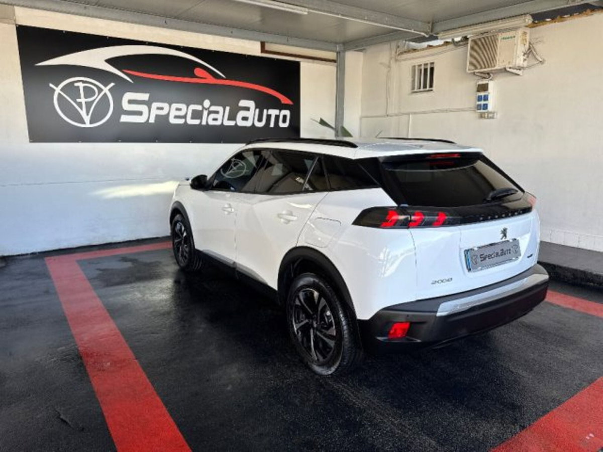 Peugeot 2008 BlueHDi 100 S&S GT Line (4)