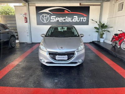 Peugeot 208 HDi 68 CV 5 porte Allure usata