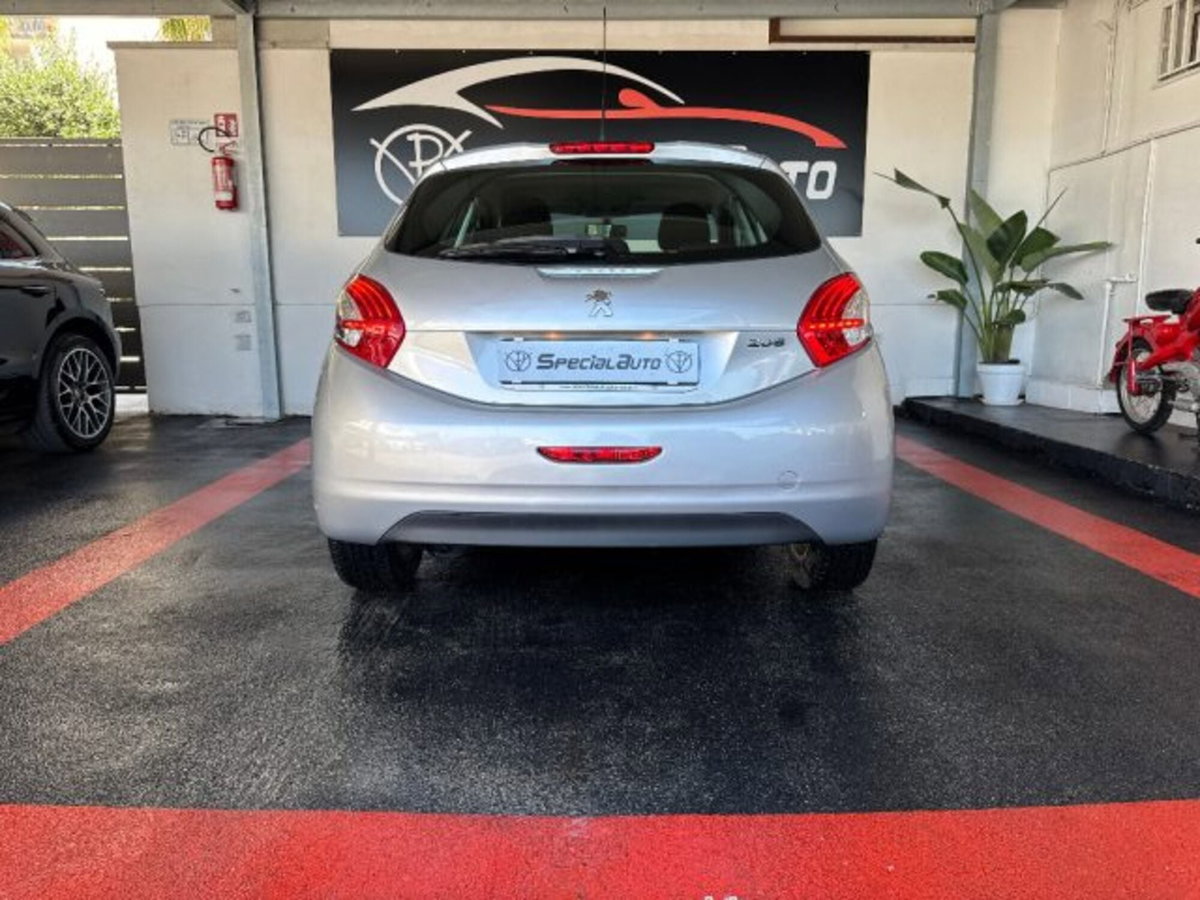 Peugeot 208 HDi 68 CV 5 porte Allure (15)