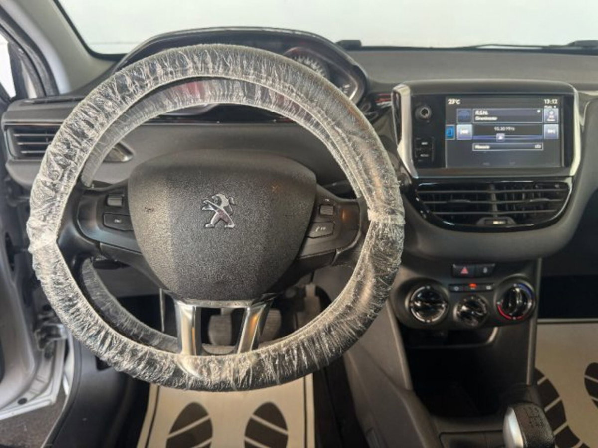 Peugeot 208 HDi 68 CV 5 porte Allure (19)