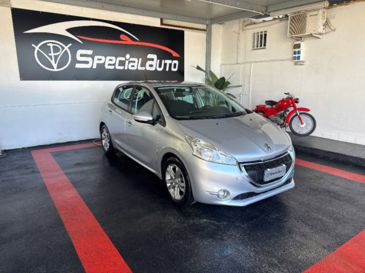 Peugeot 208 HDi 68 CV 5 porte Allure (2)