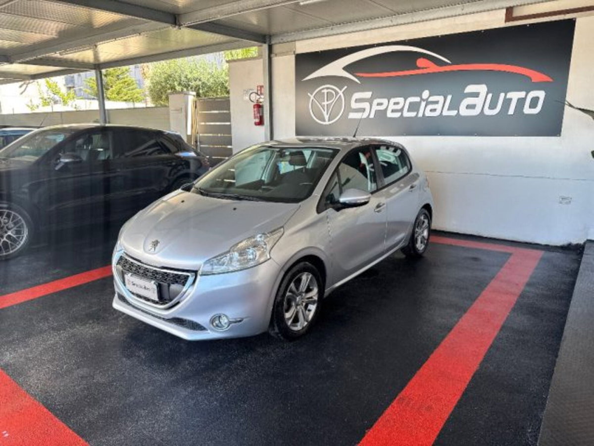 Peugeot 208 HDi 68 CV 5 porte Allure (3)