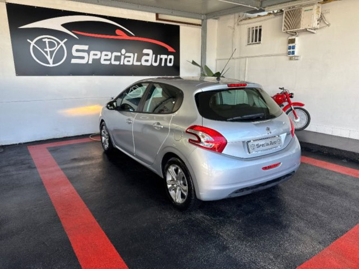 Peugeot 208 HDi 68 CV 5 porte Allure (4)