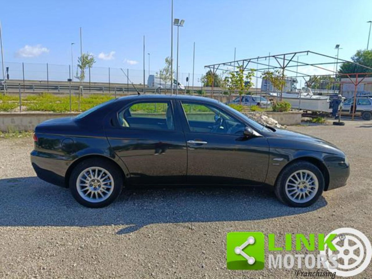 Alfa Romeo 156 1.9 JTD Exclusive (8)