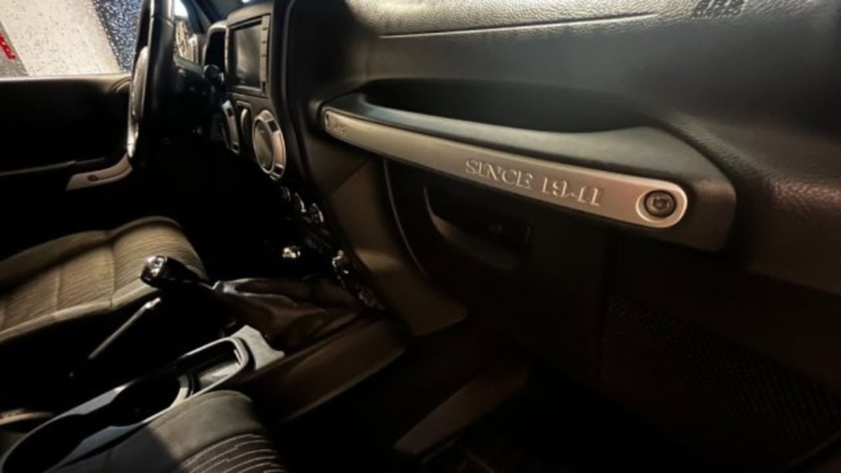 Jeep Wrangler 2.8 CRD DPF Sahara Auto (15)