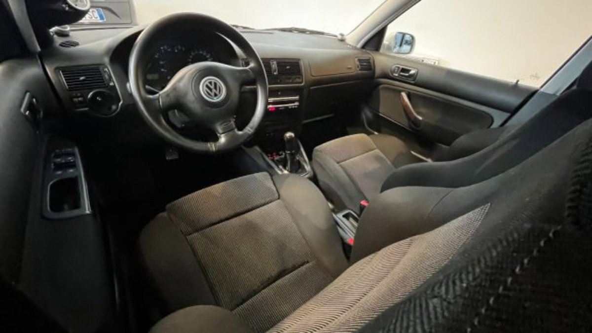 Volkswagen Golf 1.8 turbo 20V cat 5p. GTI (8)