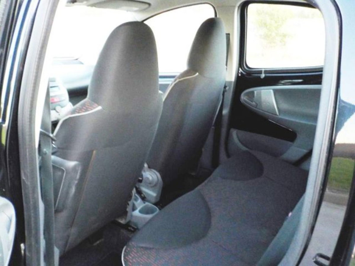 Peugeot 107 68CV 5p. Sweet Years (19)