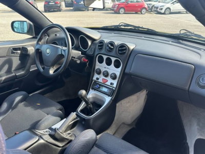 Alfa Romeo Spider 1.8i 16V Twin Spark cat (11)