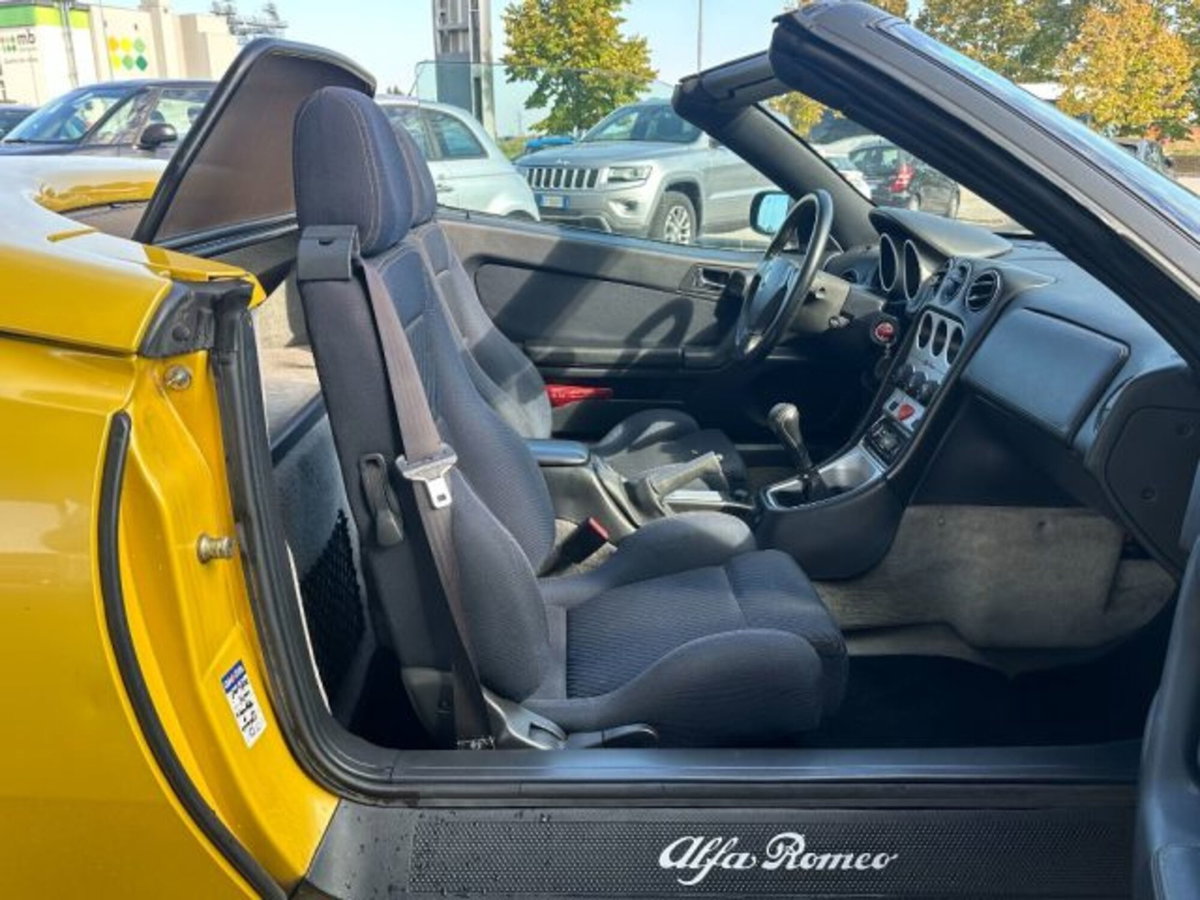 Alfa Romeo Spider 1.8i 16V Twin Spark cat (13)