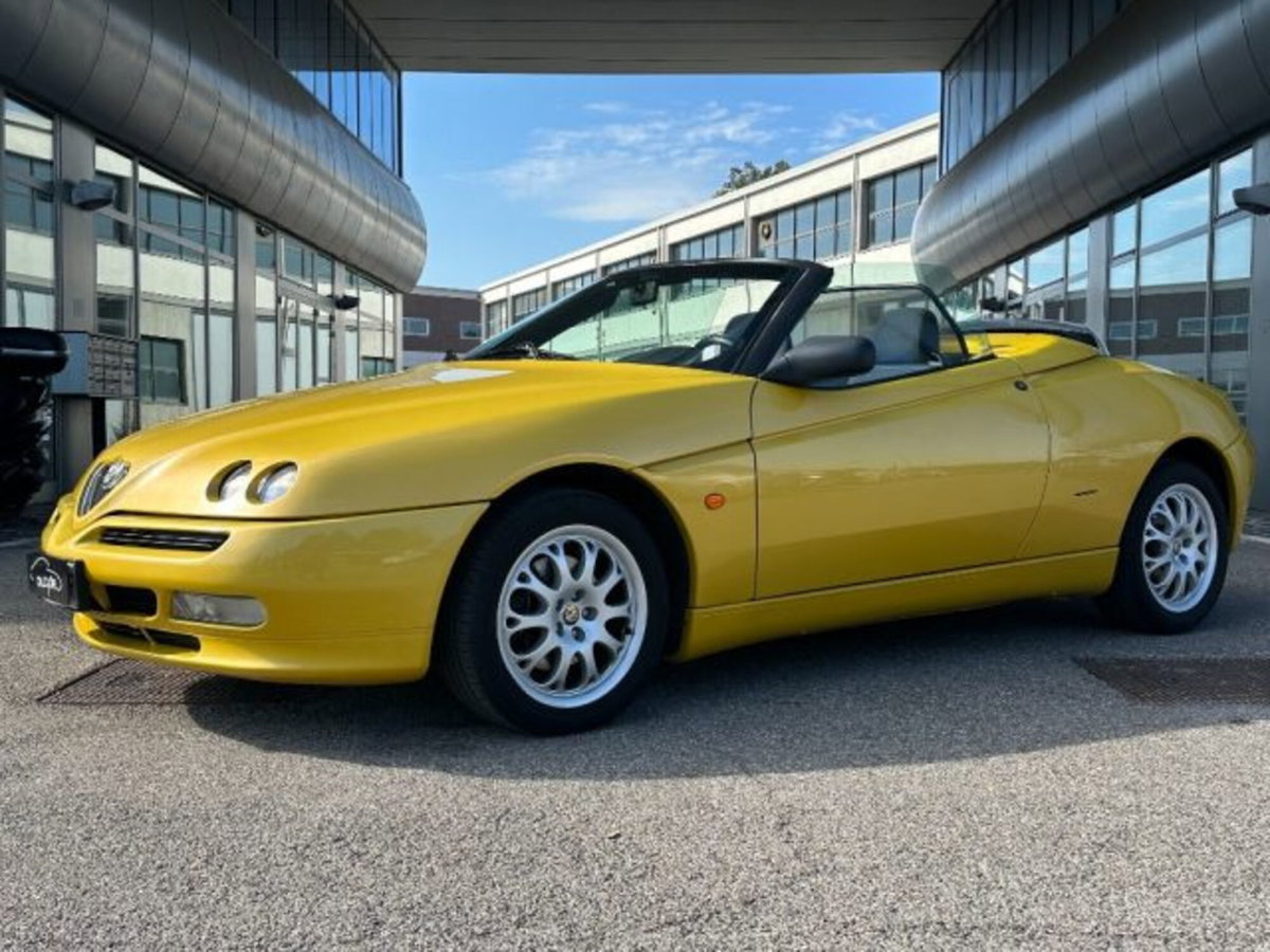 Alfa Romeo Spider 1.8i 16V Twin Spark cat (3)